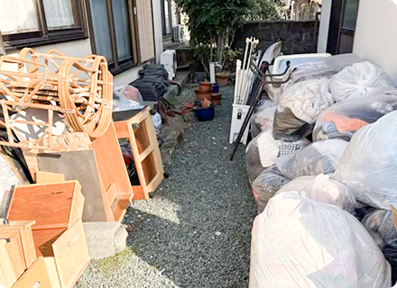 ご実家の衣類・家具の不用品回収（回収前）